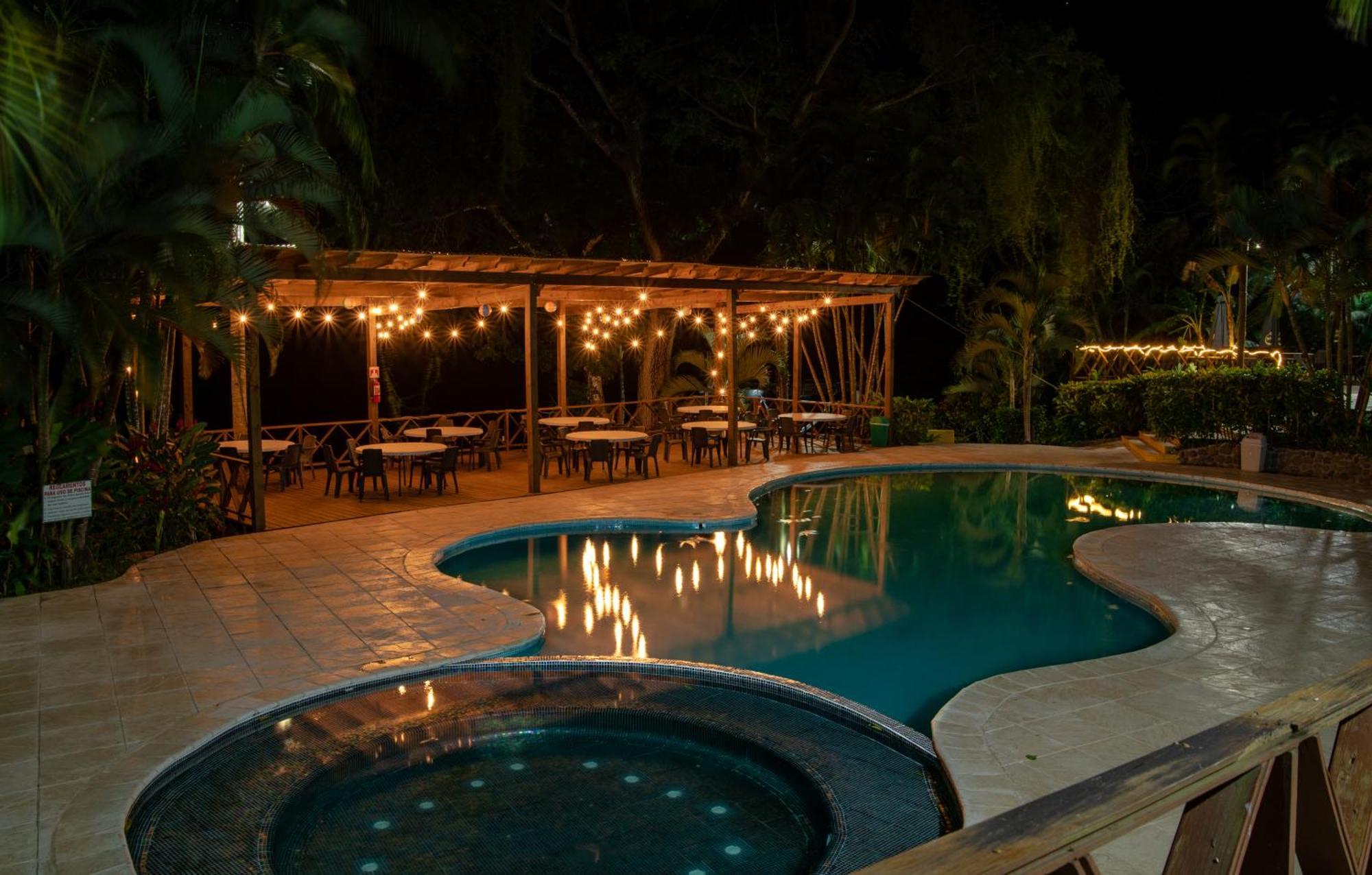 Banana Palms Hotel Rio Dulce Town Exterior foto